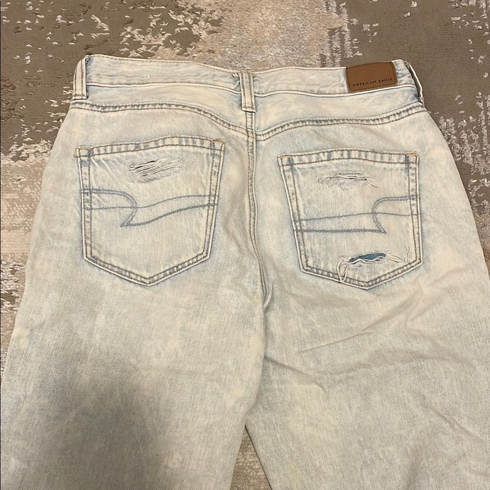 American Eagle Light Wash mom Jeans - Picture 3 of 3